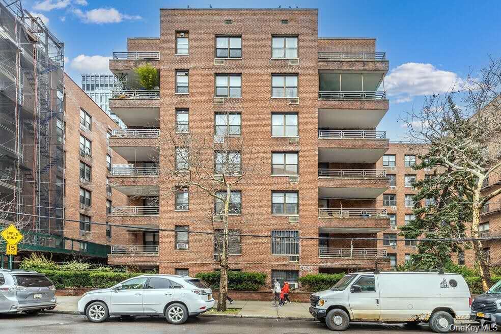 138-15 Franklin Avenue 629 Property Photo 1