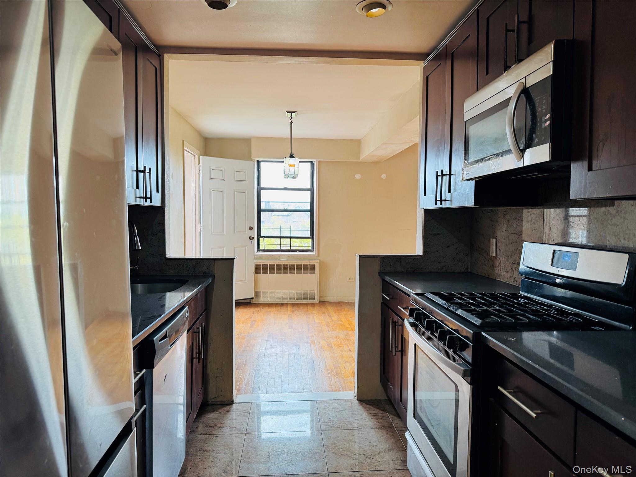 138-15 Franklin Avenue 629 Property Photo 6
