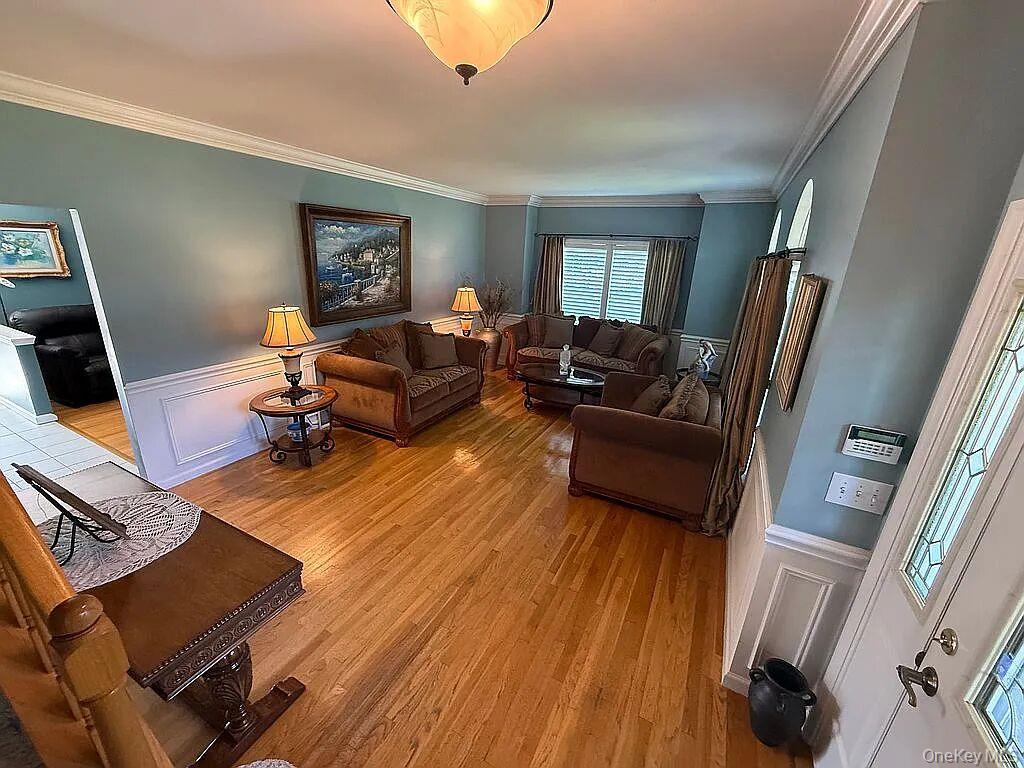 8 Ashford Lane Property Photo 4