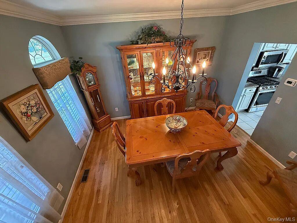 8 Ashford Lane Property Photo 6