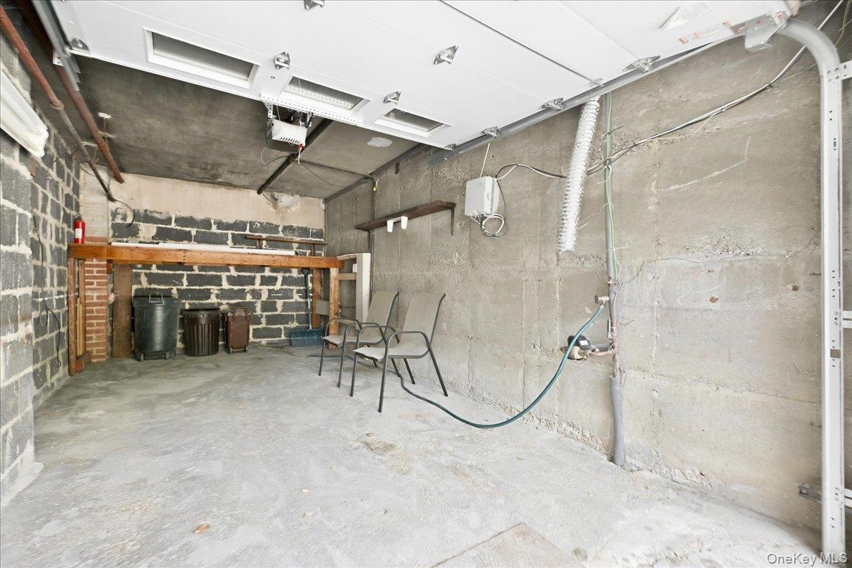 87-68 Little Neck Parkway Property Photo 4