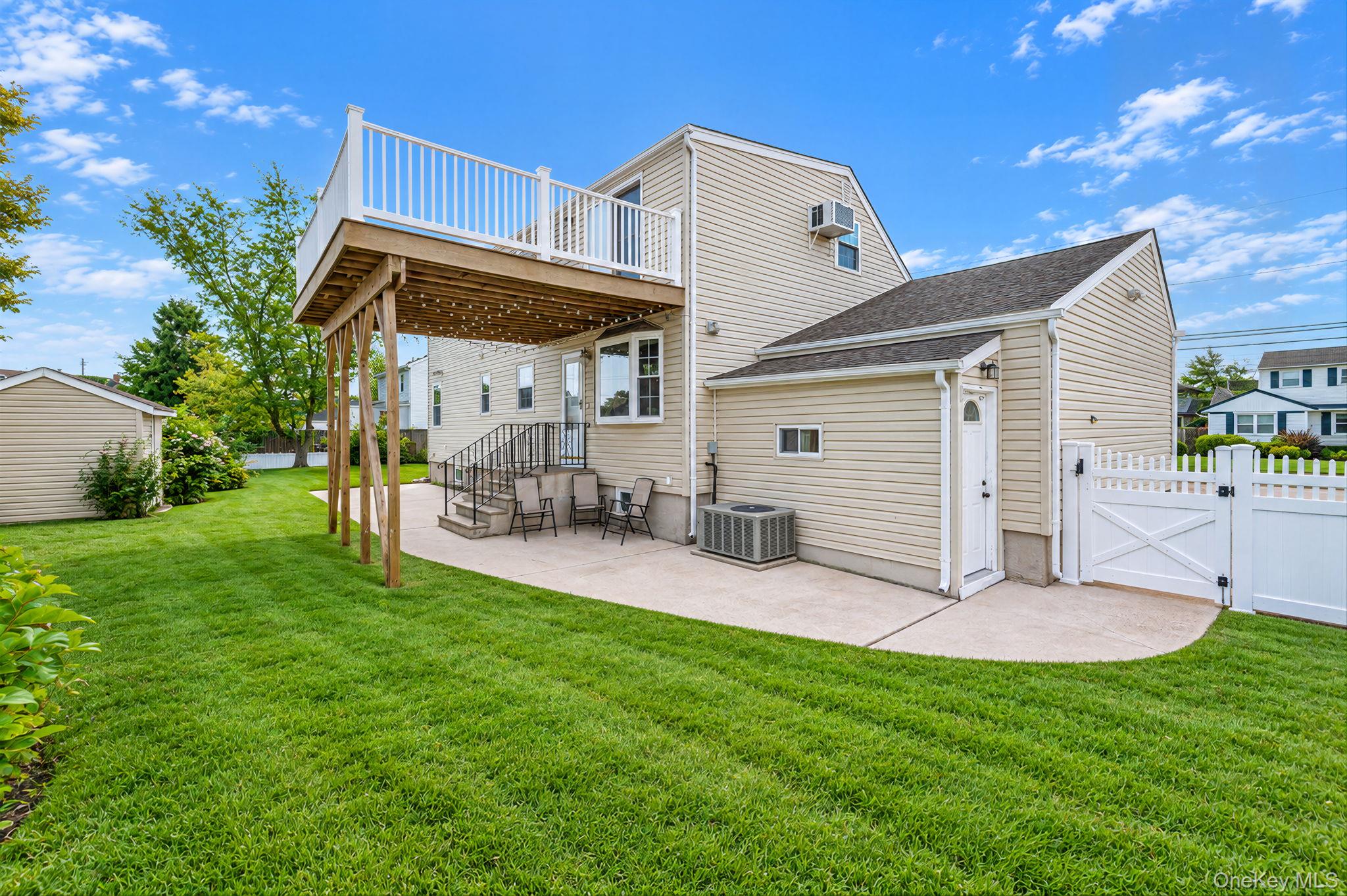 719 3rd Street Property Photo 3