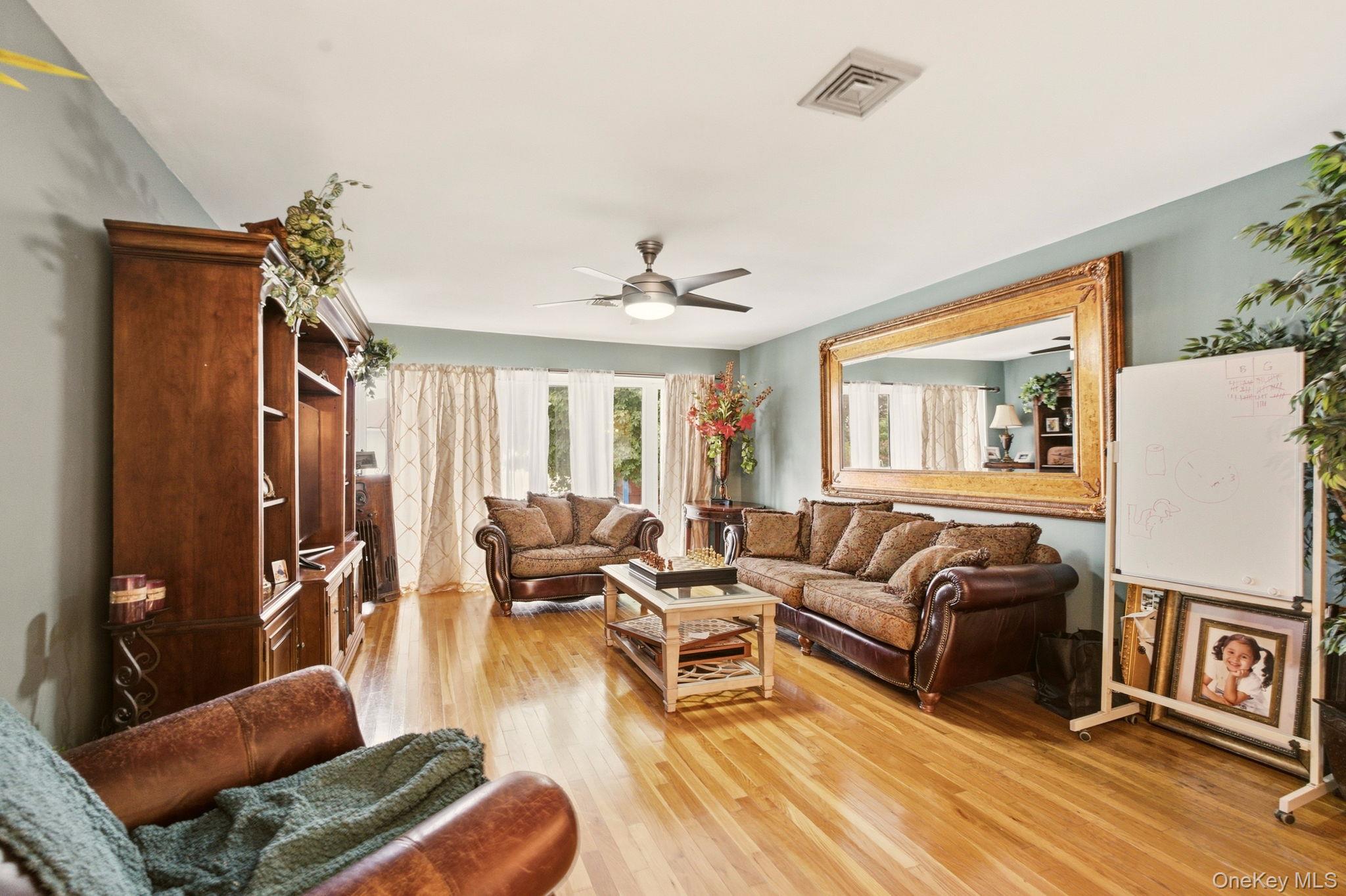 2962 Hewlett Avenue Property Photo 4