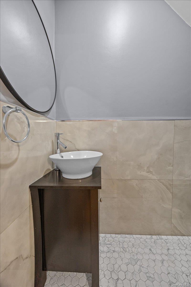 1515 E 55th Street Property Photo 6