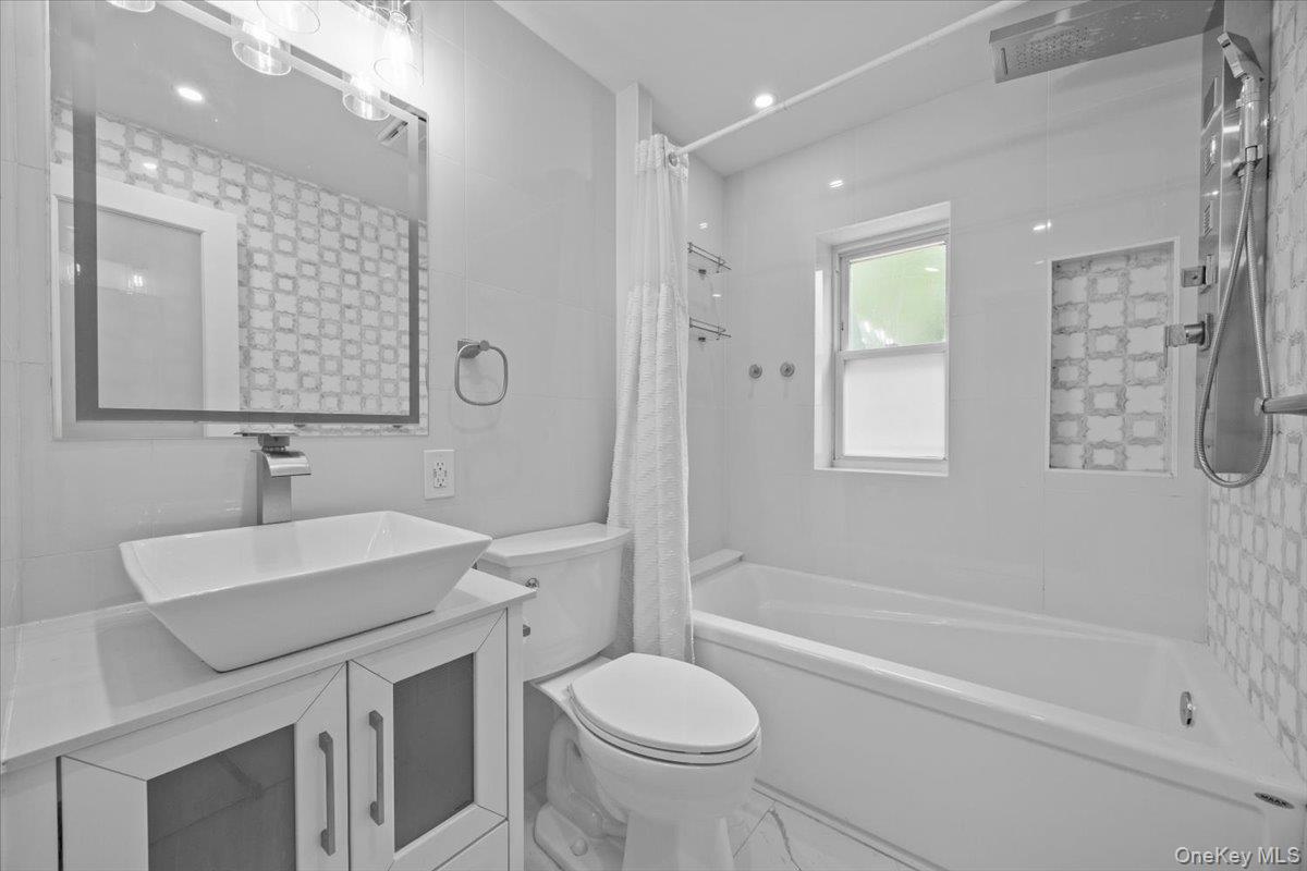1515 E 55th Street Property Photo 13