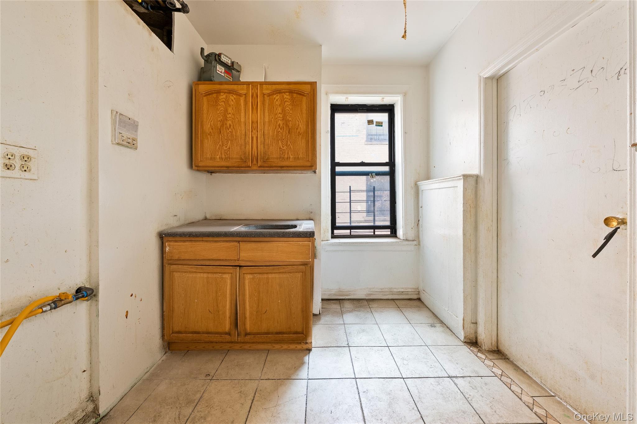 1715 Nelson Avenue 4h Property Photo 6