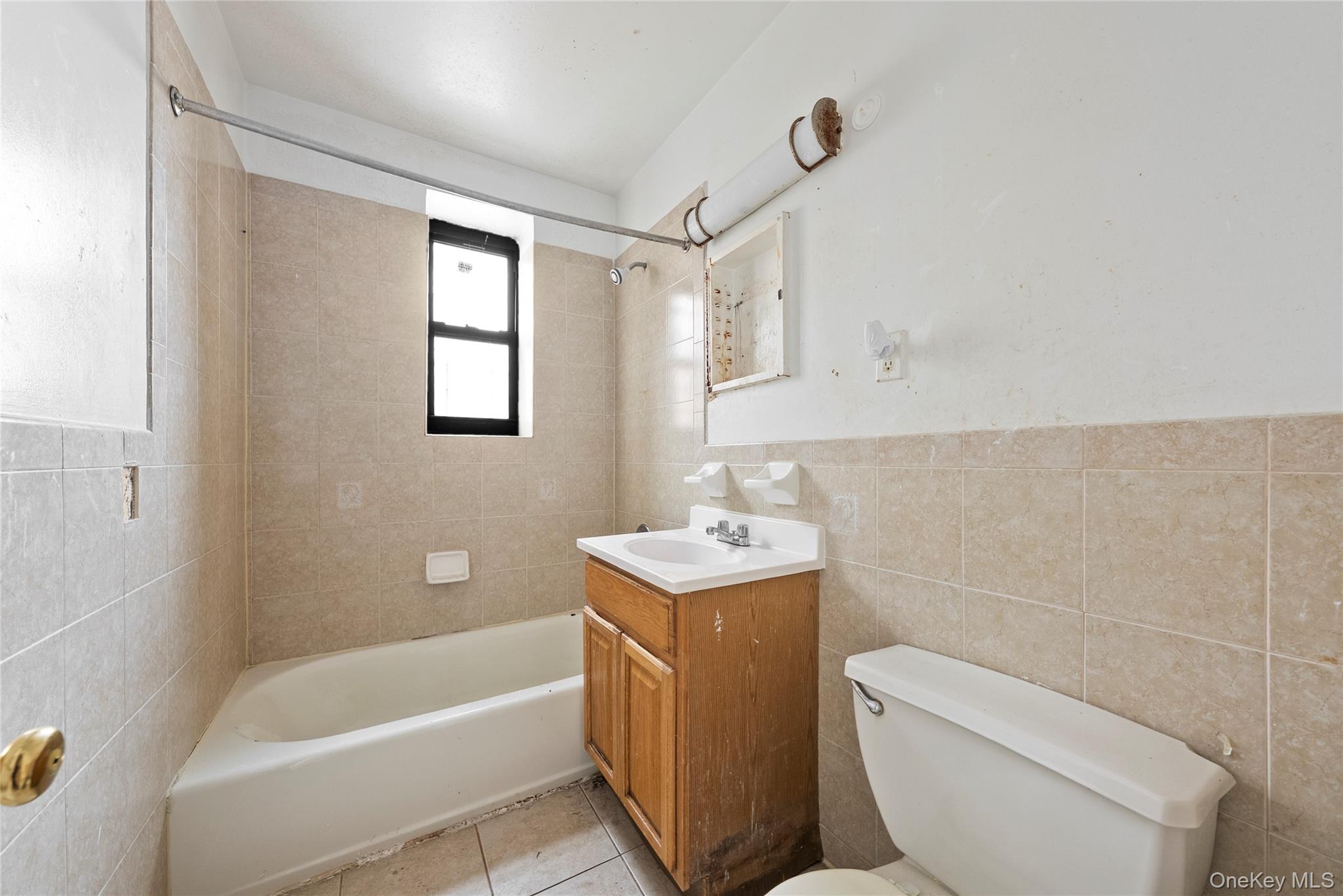 1715 Nelson Avenue 4h Property Photo 7