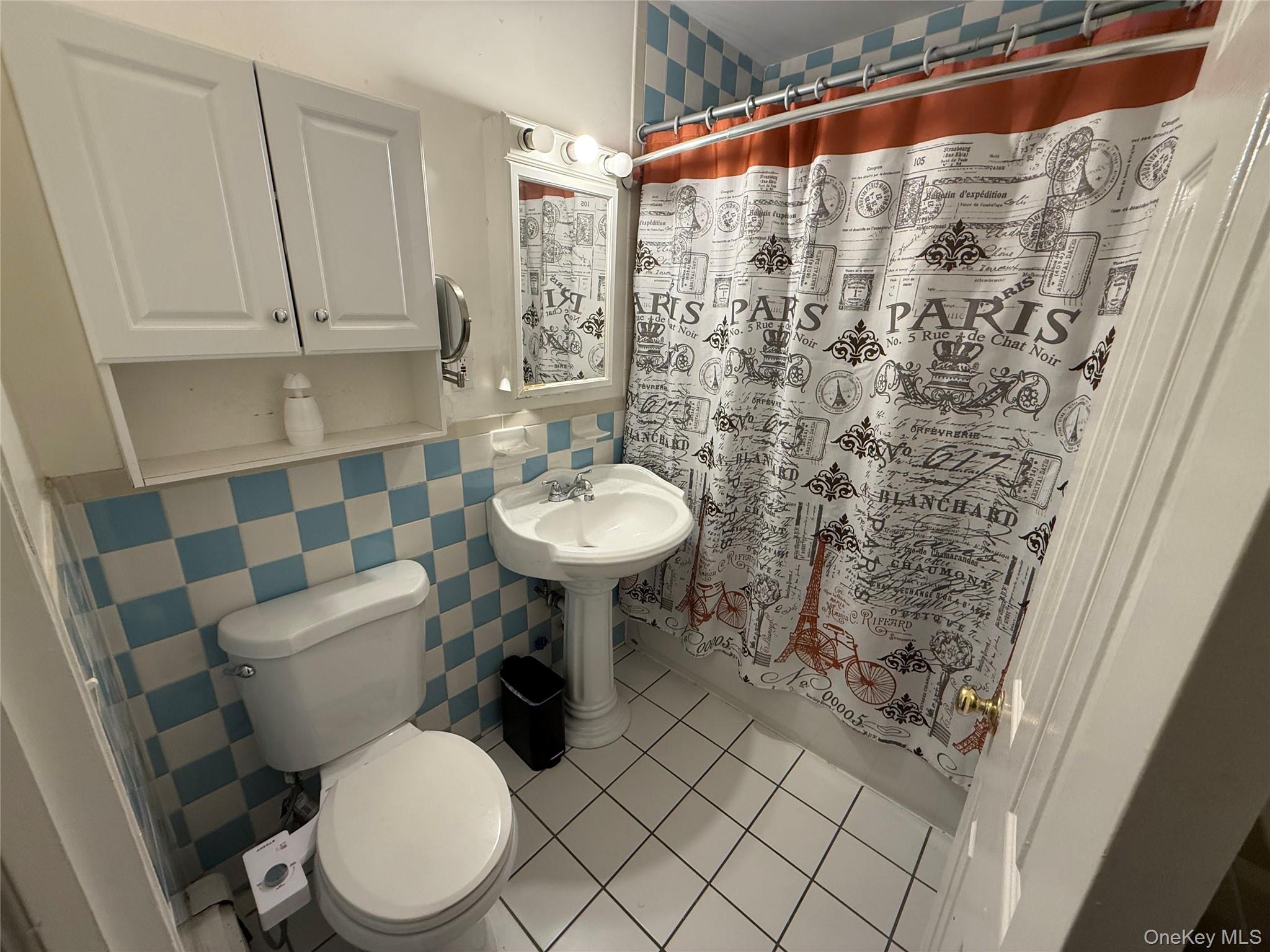 653 Saint Lawrence Avenue Property Photo 17