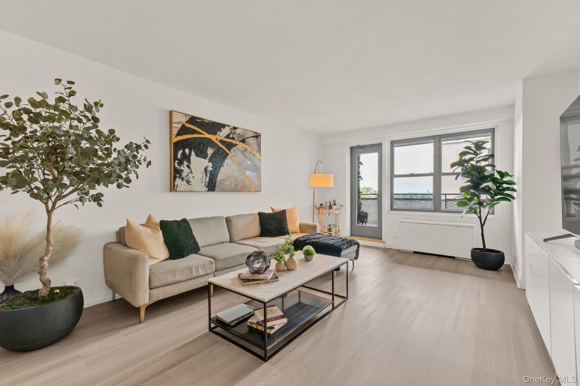 125-10 Queens Boulevard 606 Property Photo 1