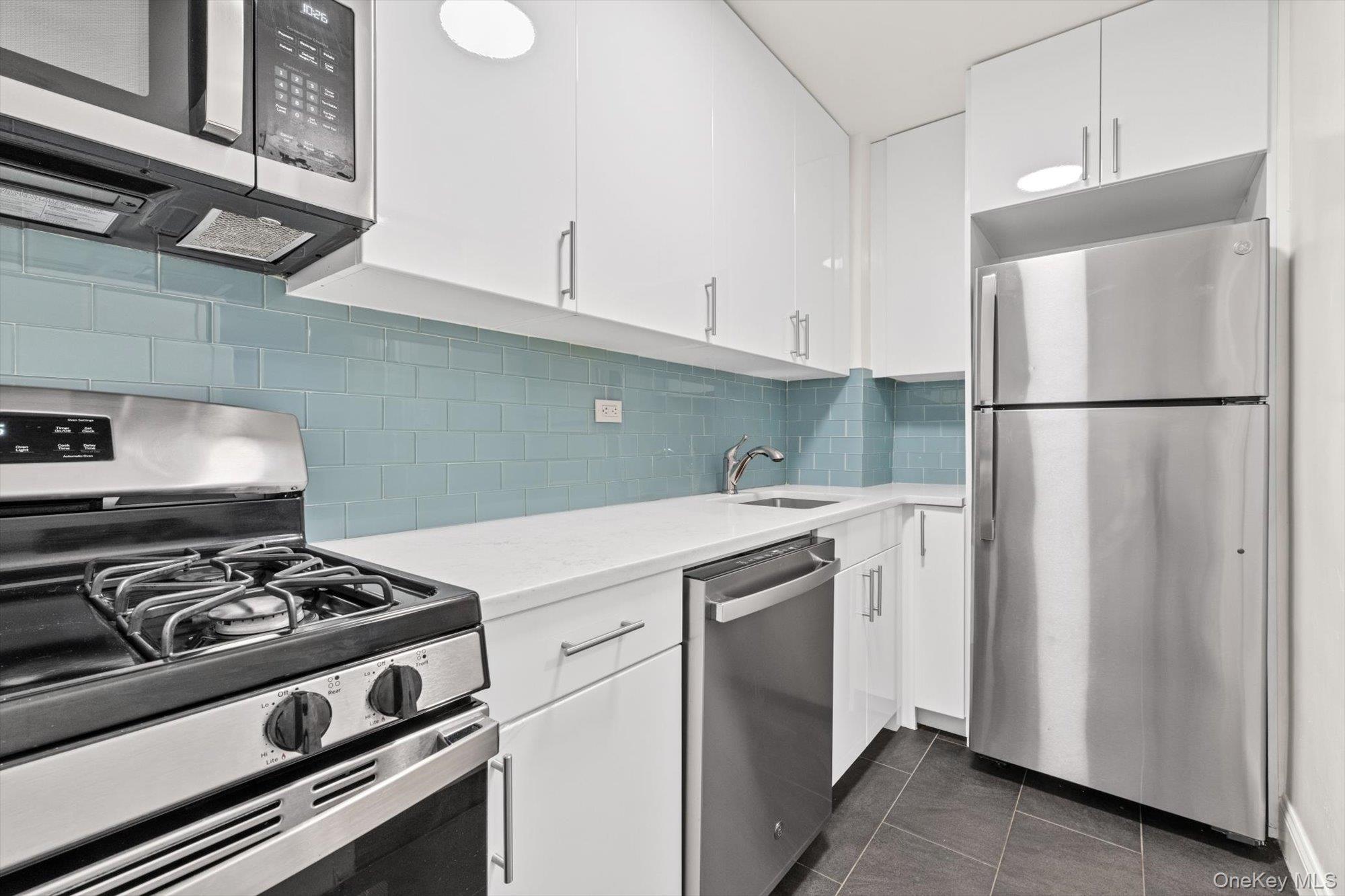 125-10 Queens Boulevard 606 Property Photo 9