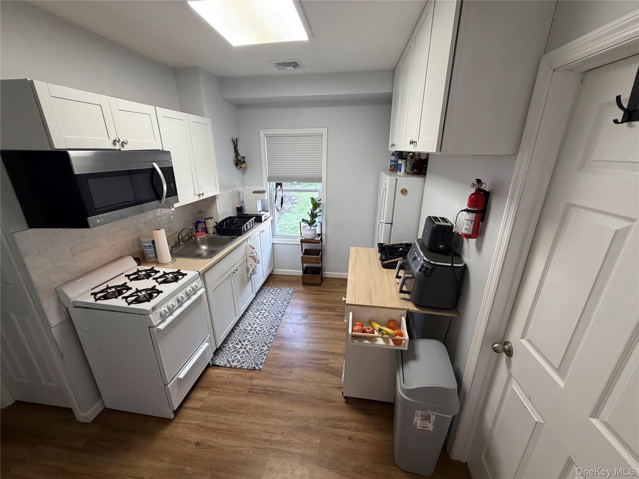 40 Tyler Avenue 4 Property Photo 2