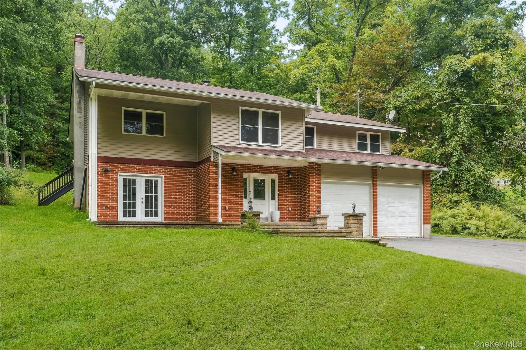323 Roosa Gap Road Property Photo 2
