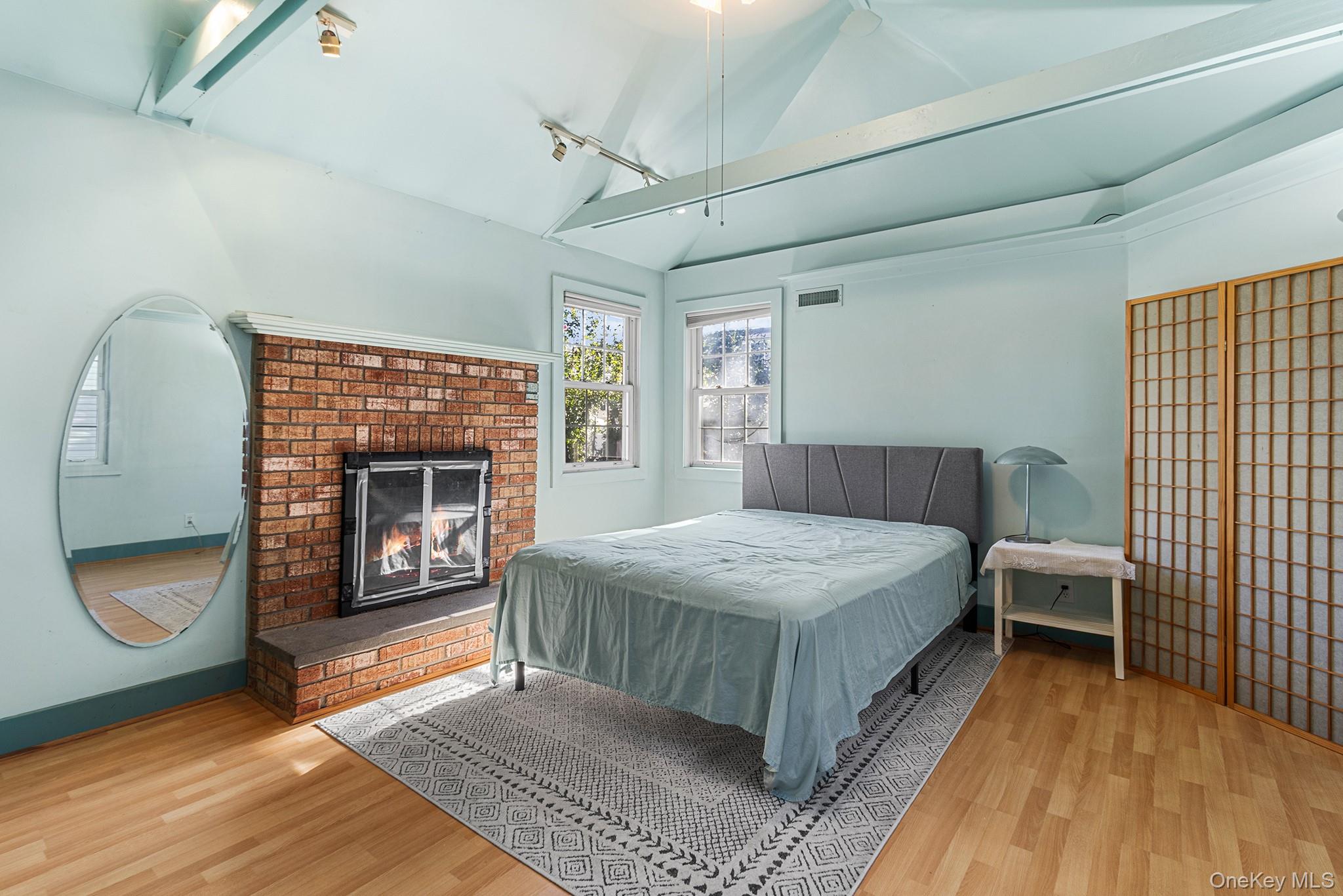 305 White Road Property Photo 14