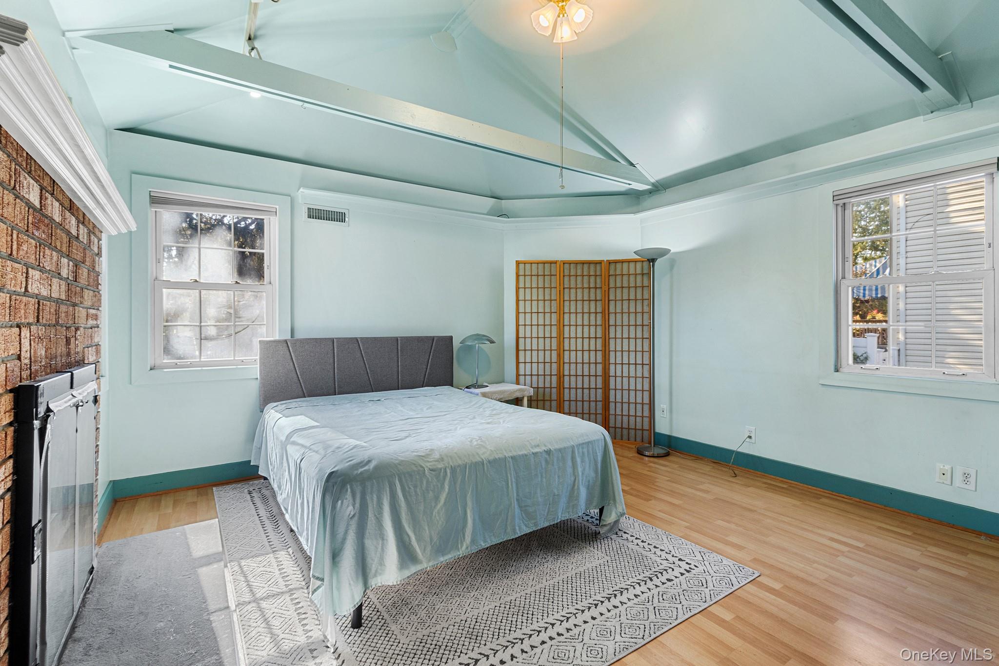 305 White Road Property Photo 15