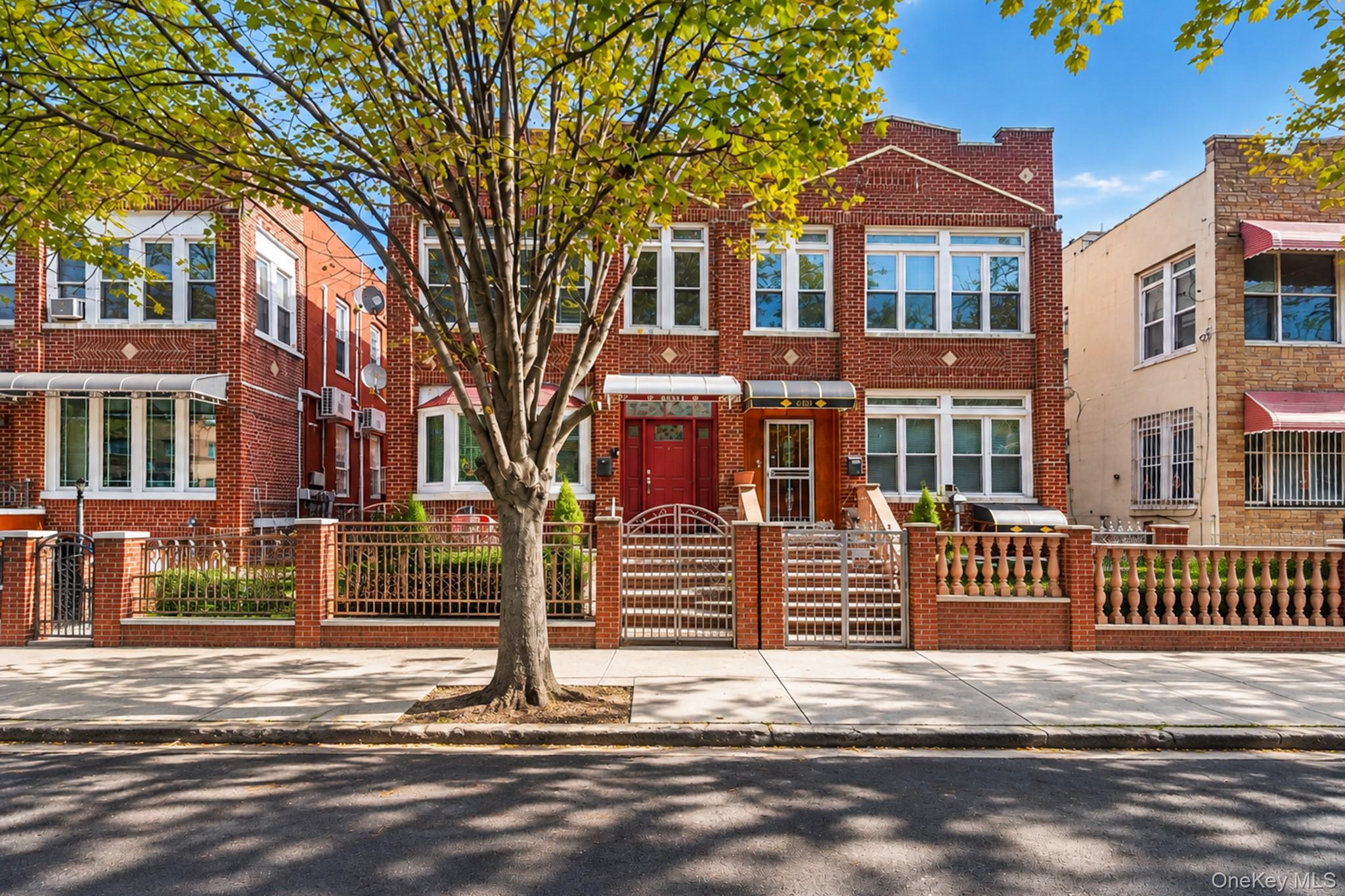 685 Essex Street Property Photo 2