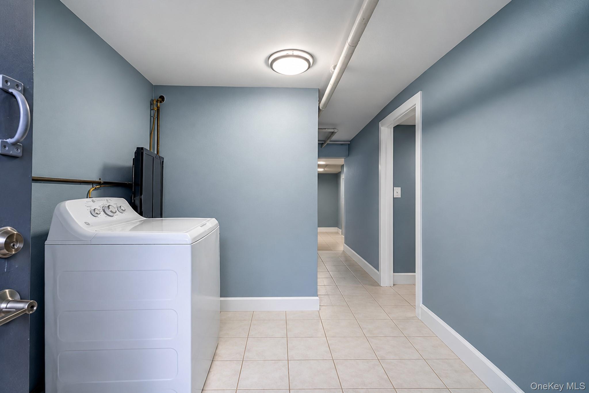 685 Essex Street Property Photo 16