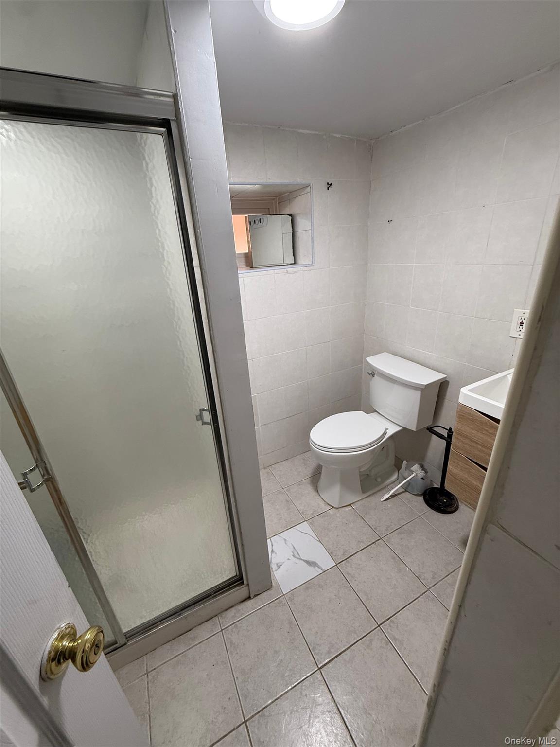 685 Essex Street Property Photo 21