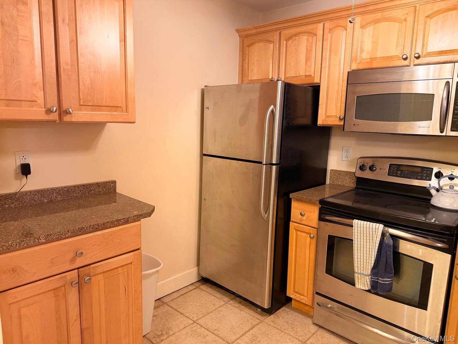 50 Merrick Avenue 405 Property Photo 9