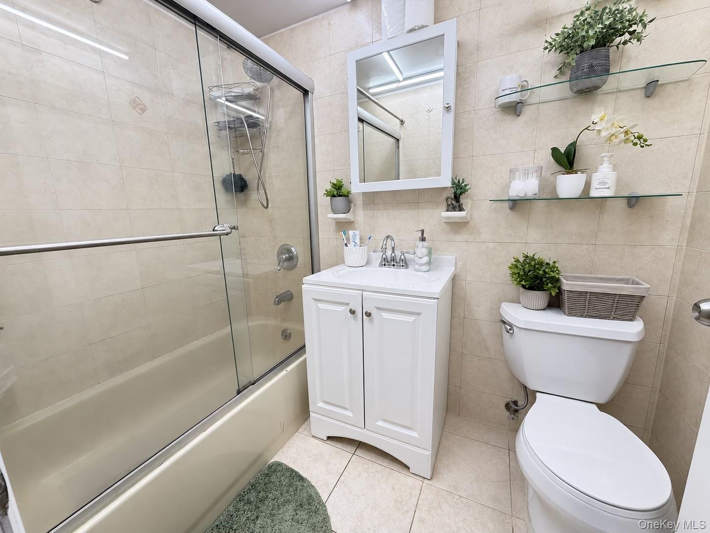 2135 Crotona Avenue 2b Property Photo 9