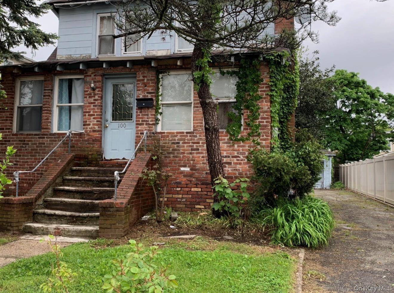 100 Franklin Street Property Photo 1