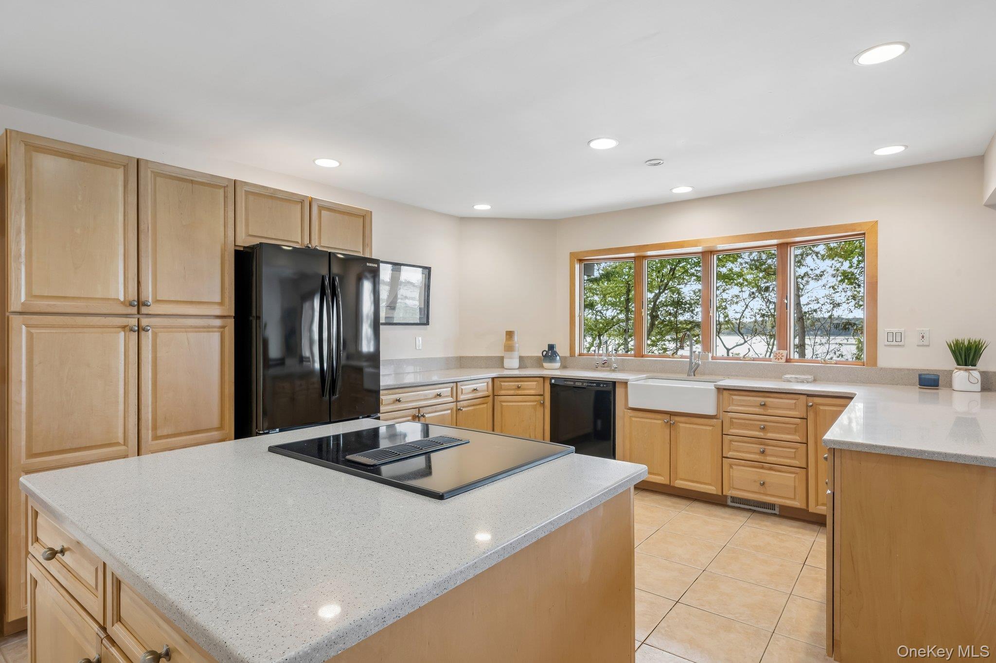 89 Harbor Road Property Photo 15
