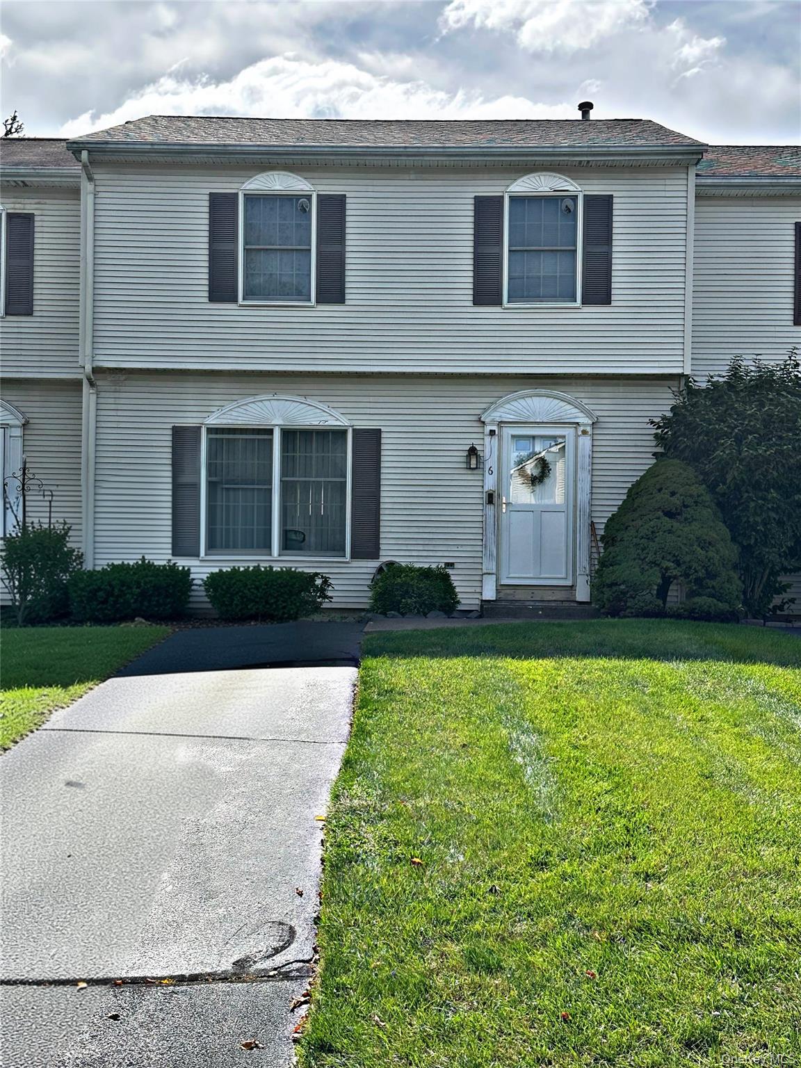6 Strack Court Property Photo 1