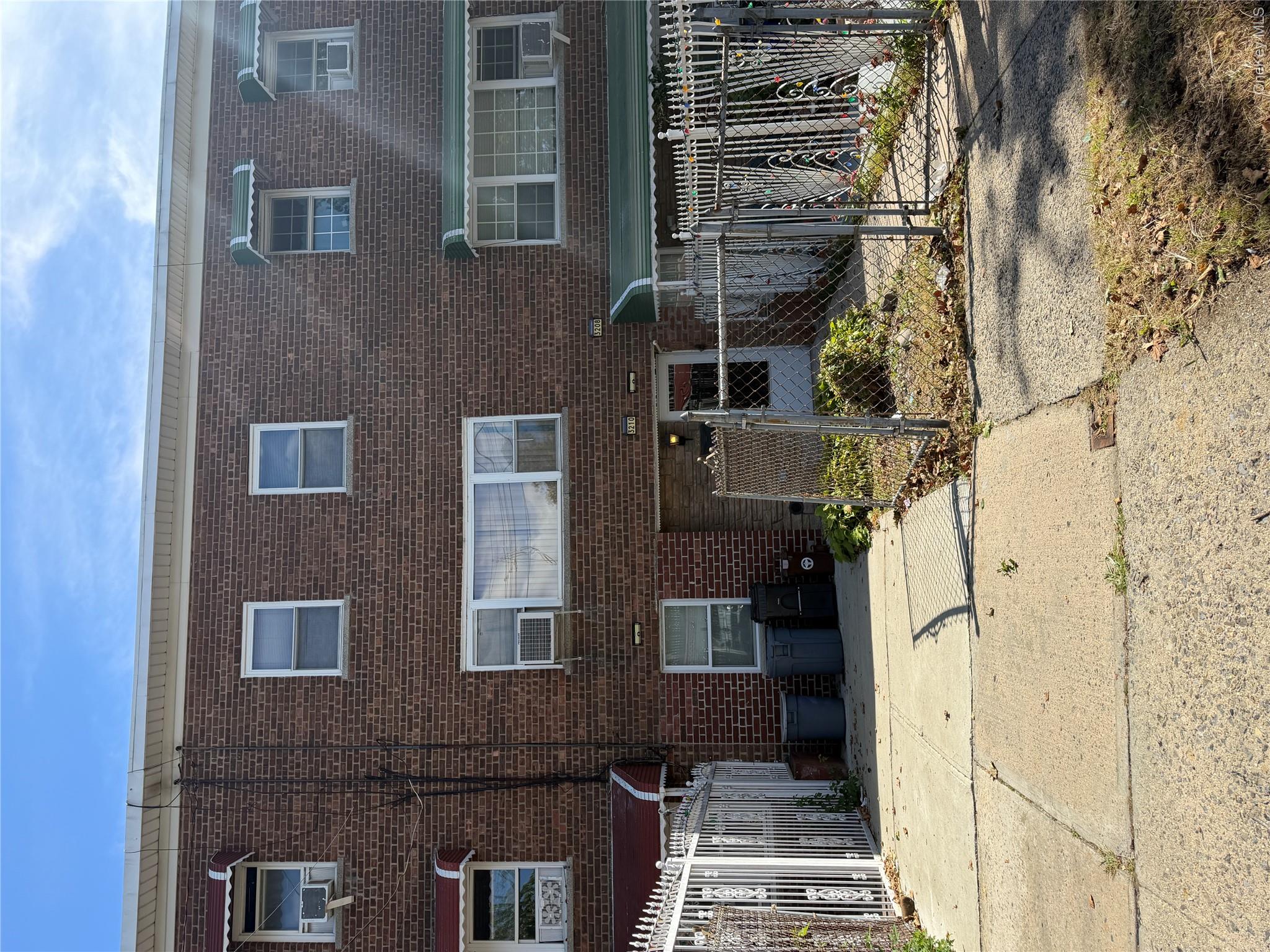 3210 Tenbroeck Avenue Property Photo 1