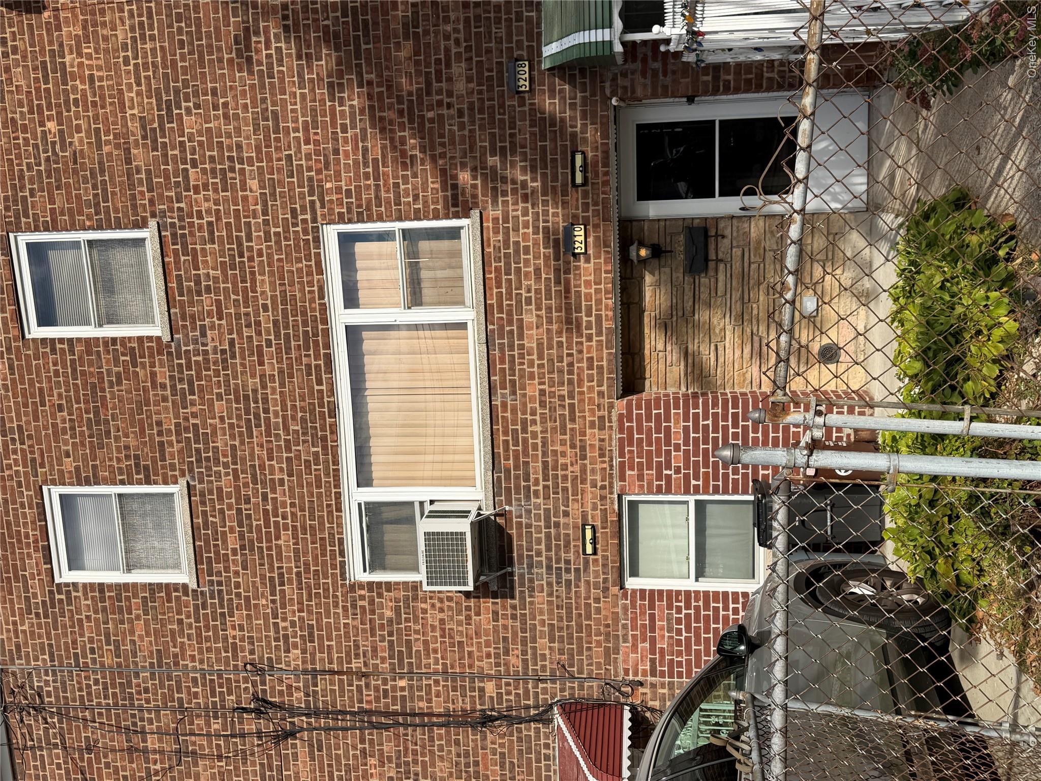 3210 Tenbroeck Avenue Property Photo 12