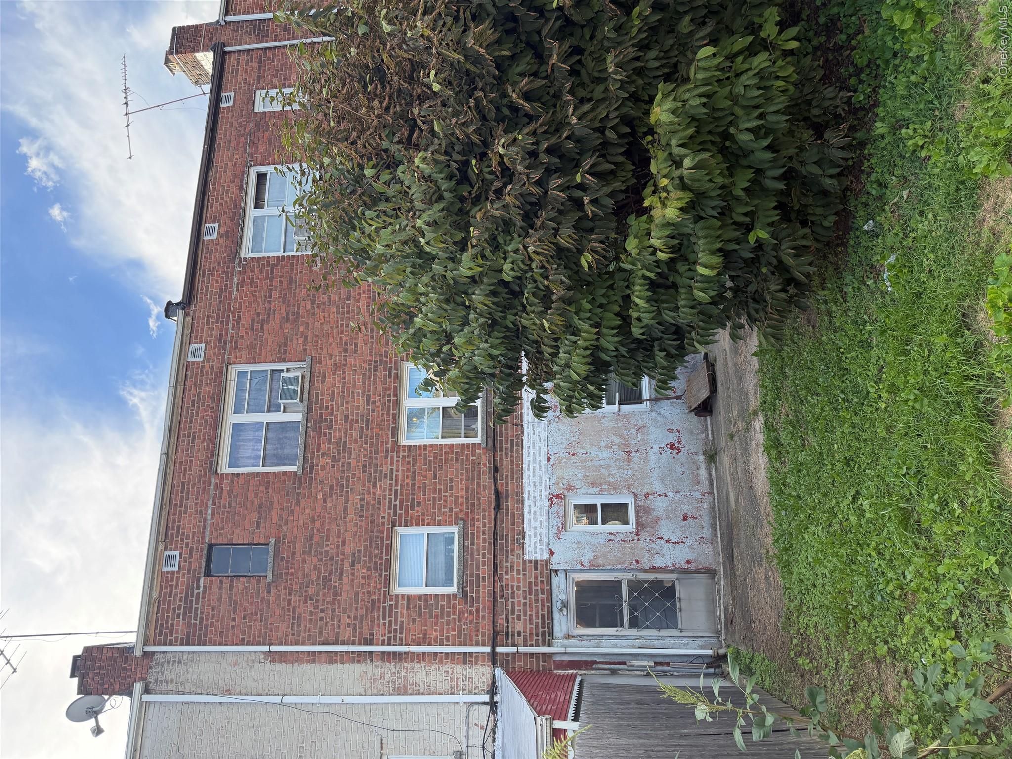 3210 Tenbroeck Avenue Property Photo 14