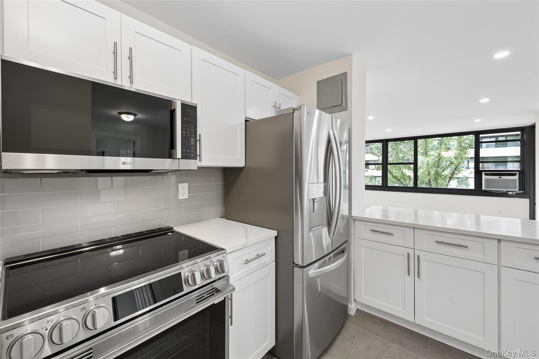166-26 Powells Cove Boulevard 3d Property Photo 8