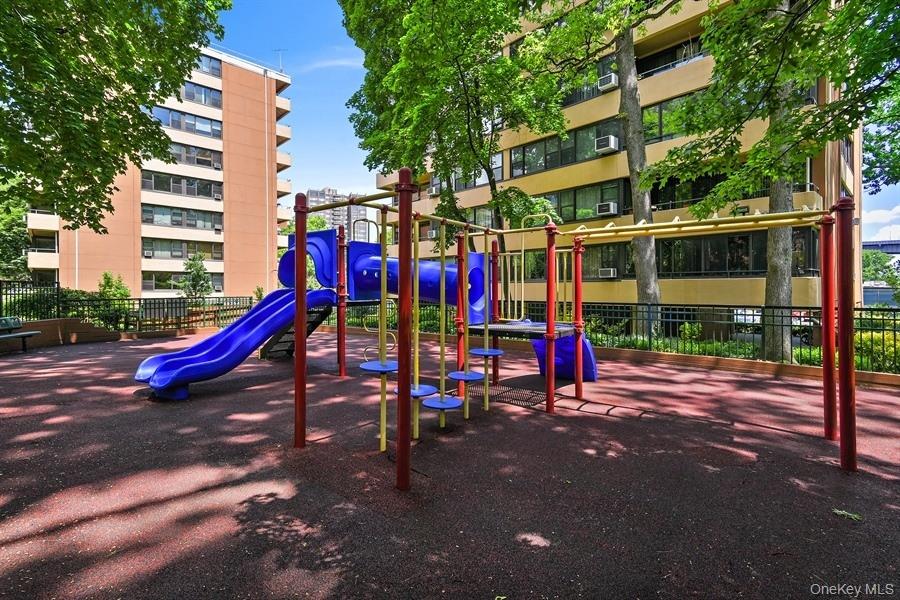 166-26 Powells Cove Boulevard 3d Property Photo 26