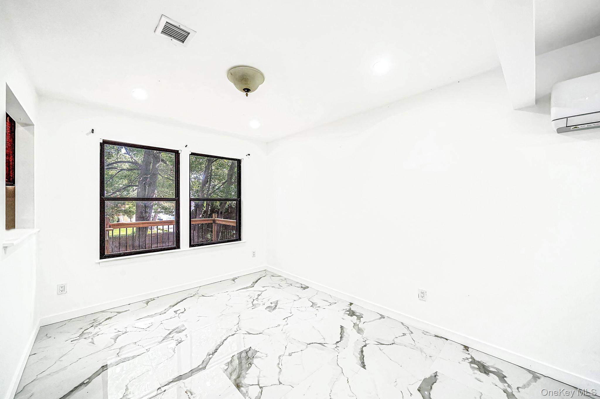 39 Pond Path Property Photo 5