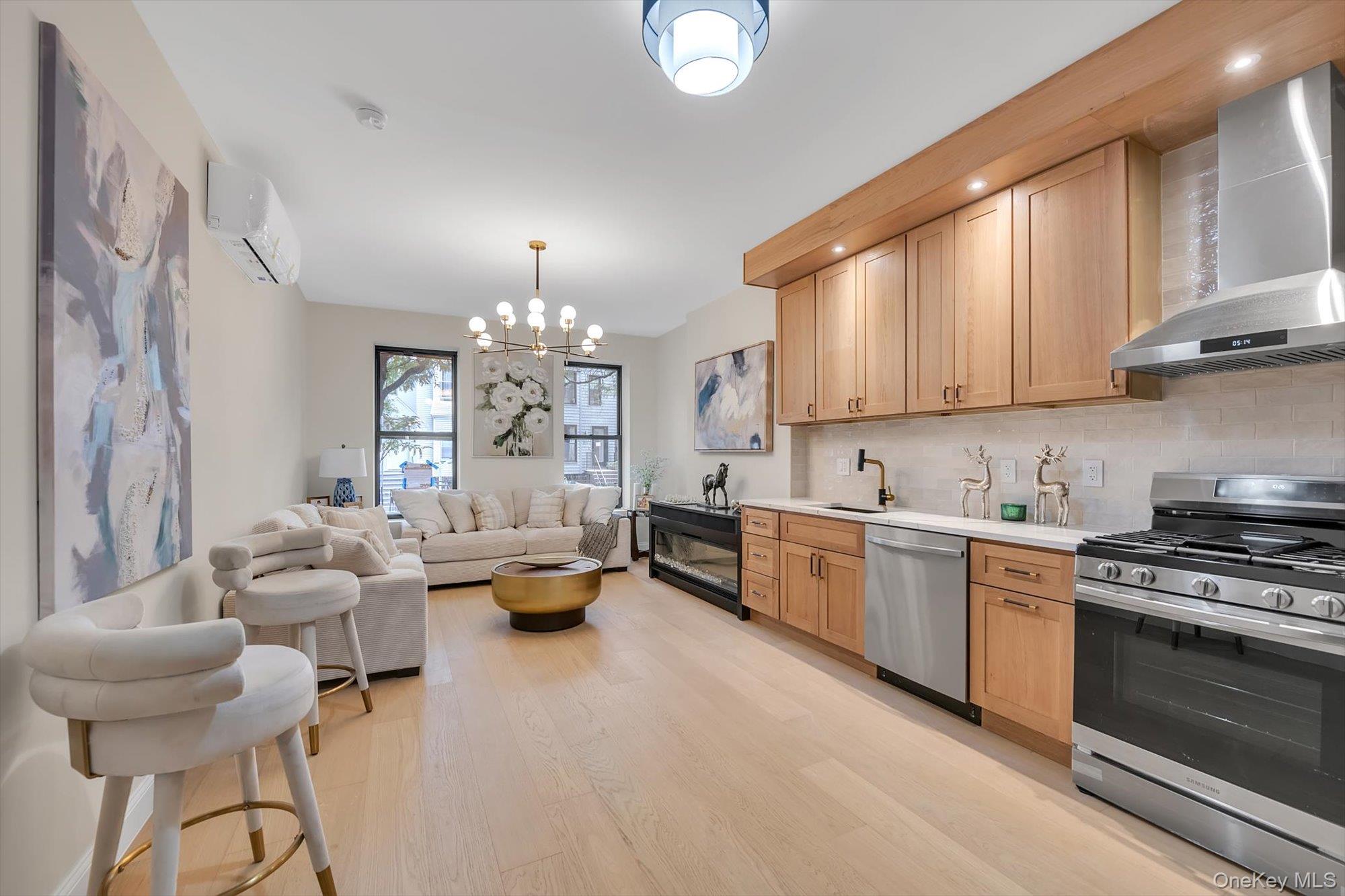 1045 Jefferson Avenue Property Photo 3