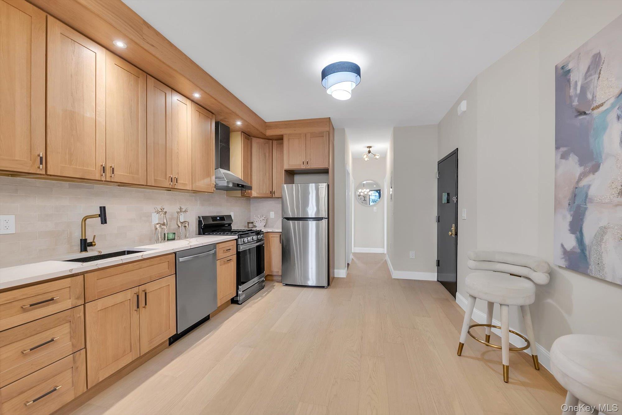 1045 Jefferson Avenue Property Photo 4