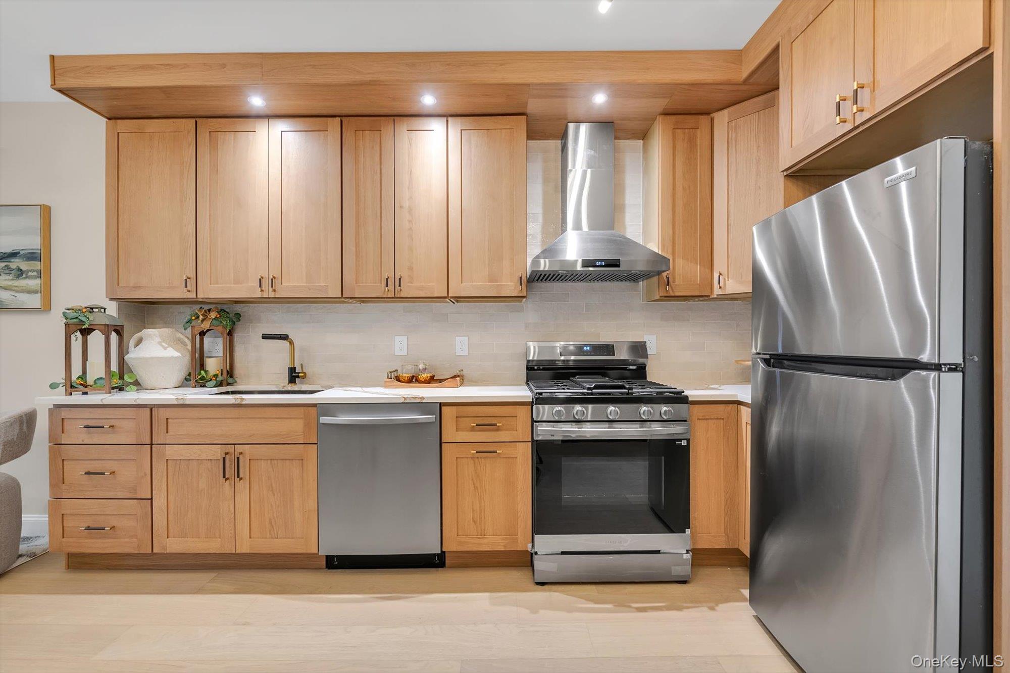 1045 Jefferson Avenue Property Photo 12