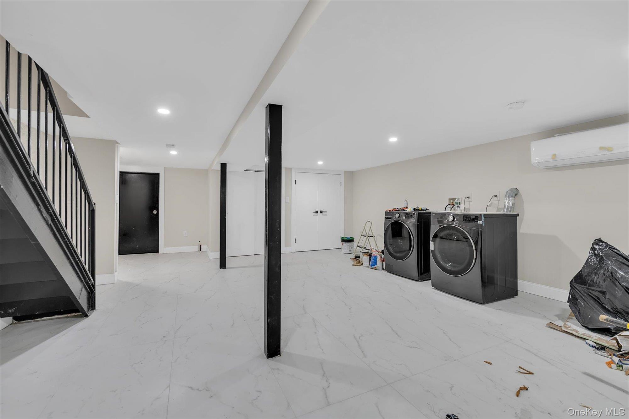 1045 Jefferson Avenue Property Photo 23