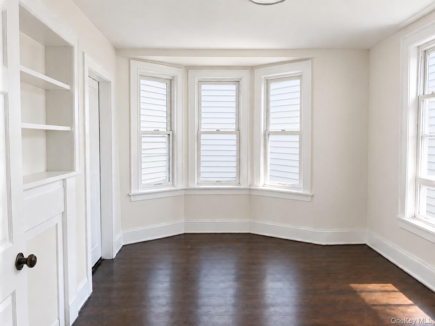 169 Beekman Avenue 3 Property Photo 3