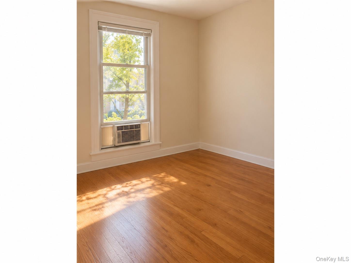 169 Beekman Avenue 3 Property Photo 9