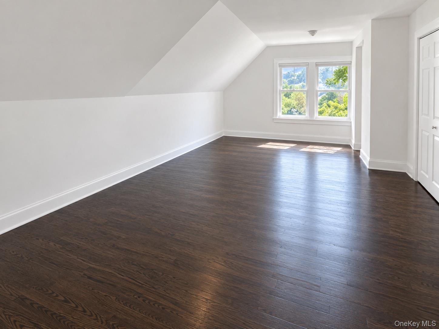 169 Beekman Avenue 3 Property Photo 11