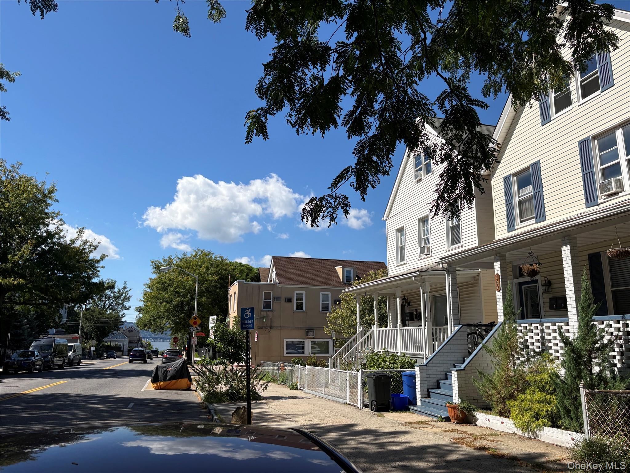 169 Beekman Avenue 3 Property Photo 20