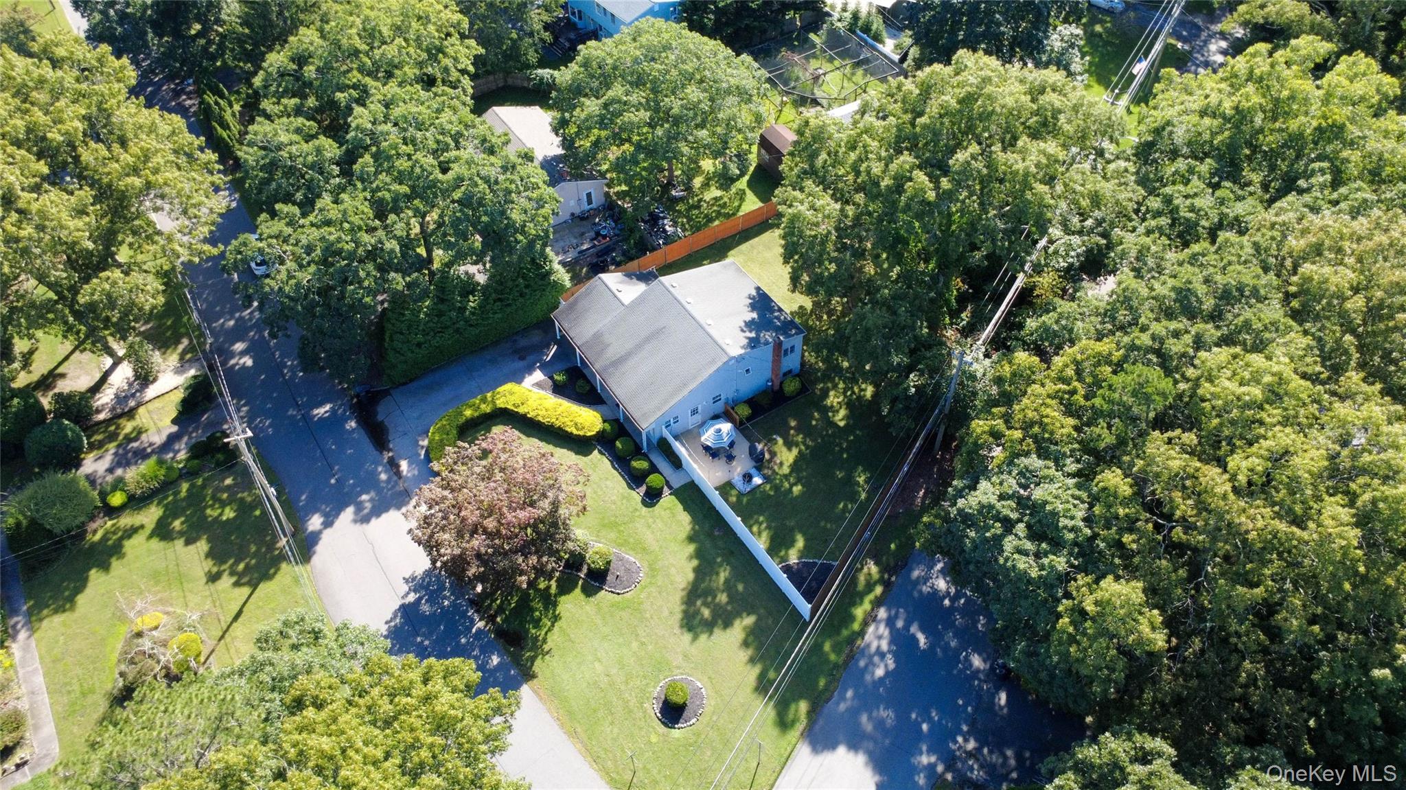 22 Half Moon Pond Road Property Photo 1