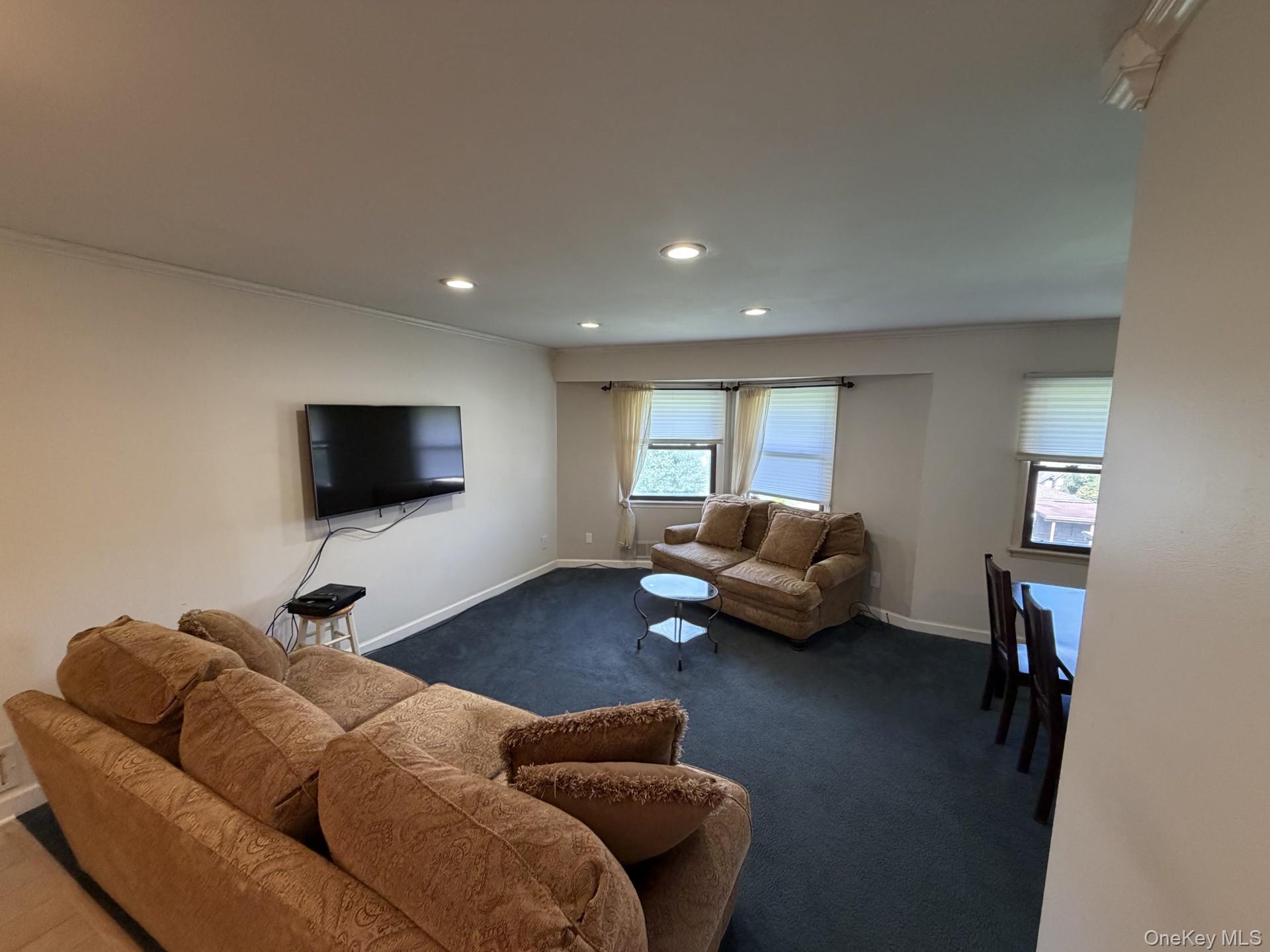 18L Hastings Court Property Photo 1