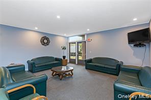 18l Hastings Court Property Photo 7