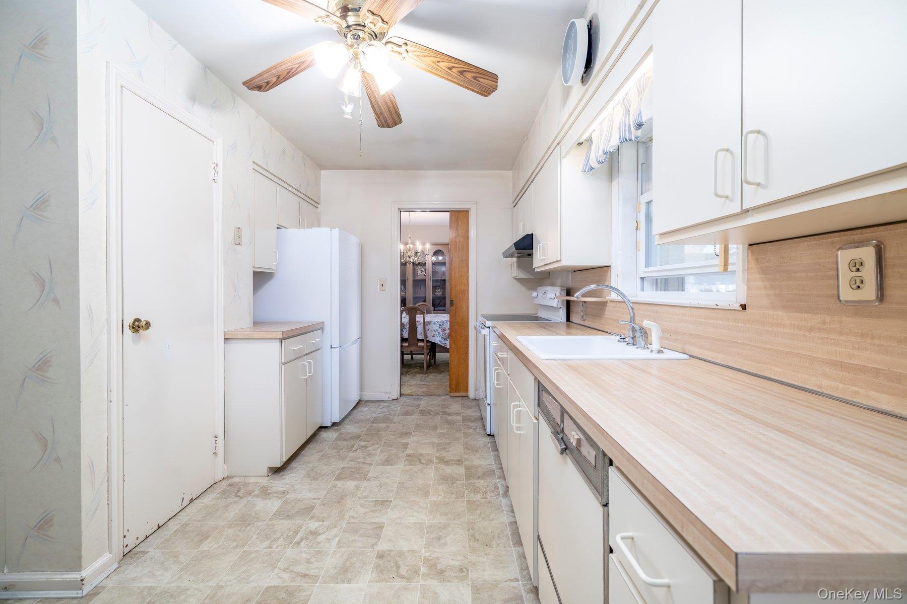 175 E Carpenter Street Property Photo 11