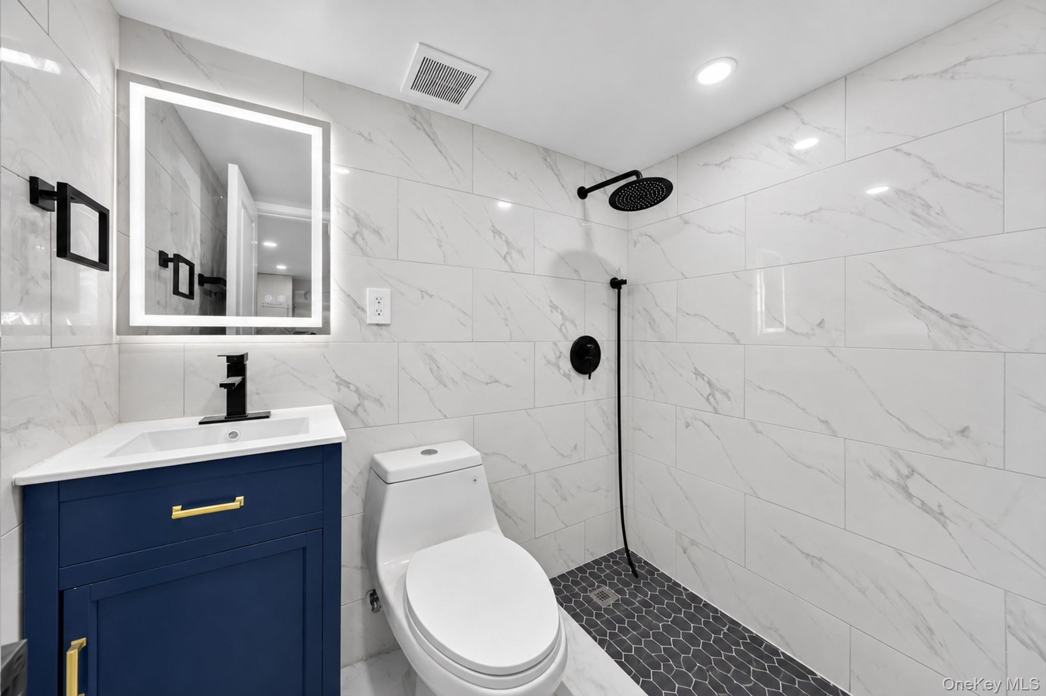 777 E 225th Street Property Photo 12