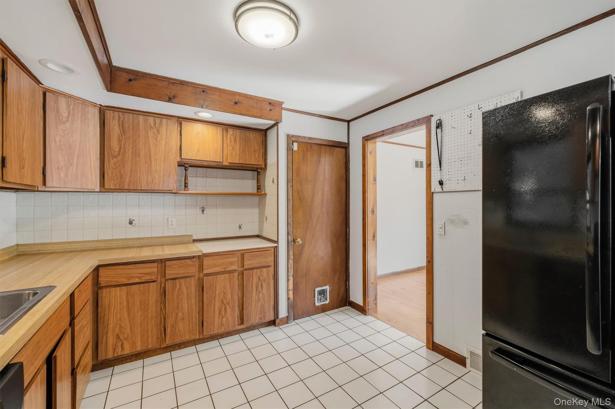 8 Claudia Lane Property Photo 11