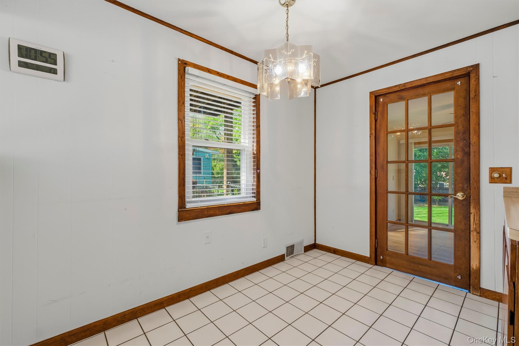 8 Claudia Lane Property Photo 17