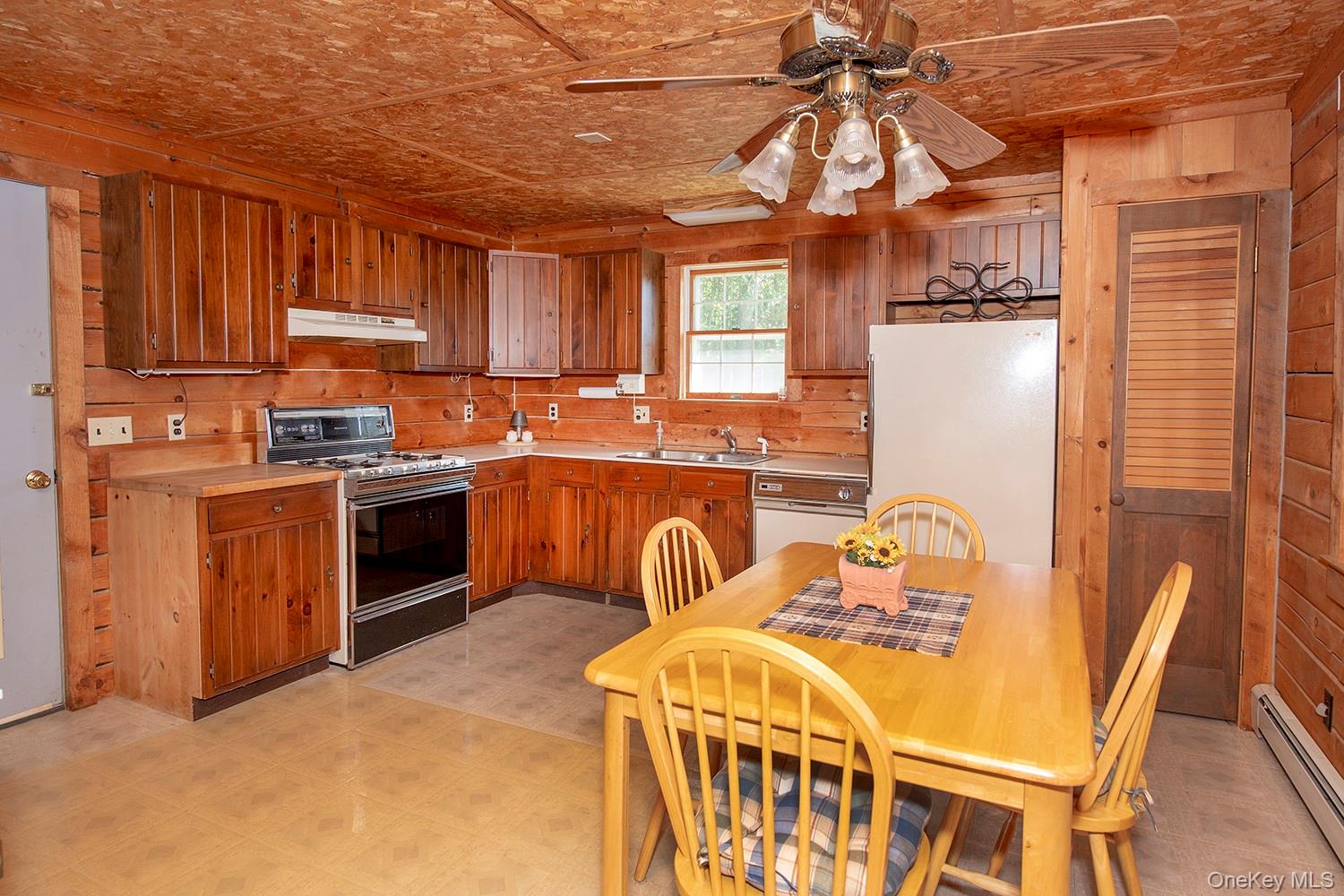 544 Willow Brook Road Property Photo 6