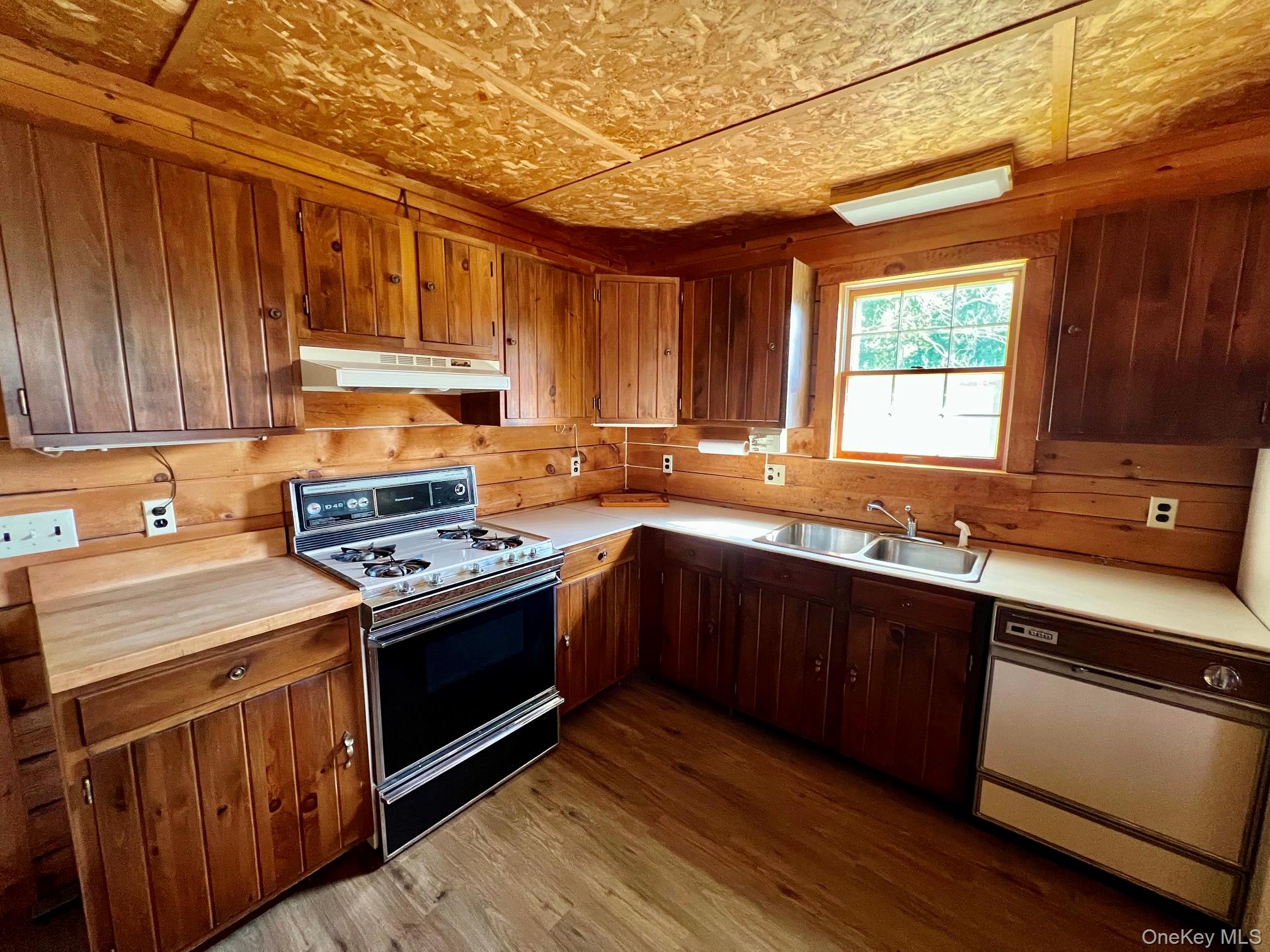 544 Willow Brook Road Property Photo 8
