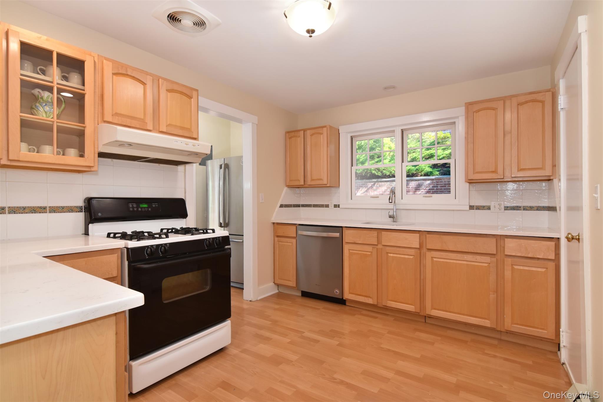 58 Young Avenue Property Photo 7